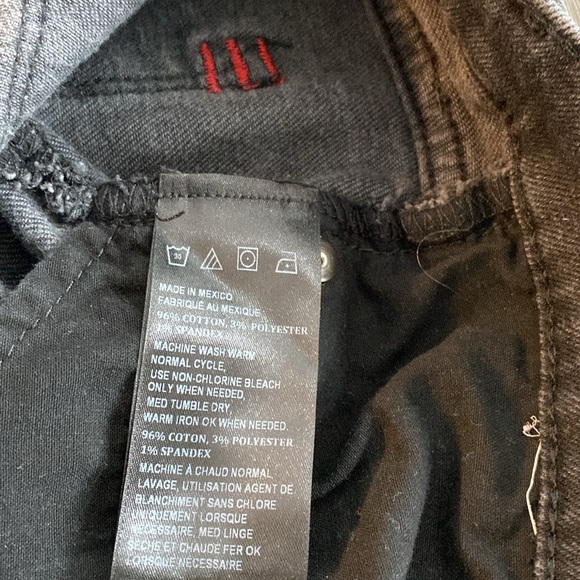 BDG ladies crop twig, high-rise jeans in size 26. - Picture 5 of 10